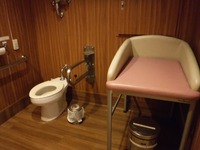 Medium_171  1階多目的トイレベビーベッド